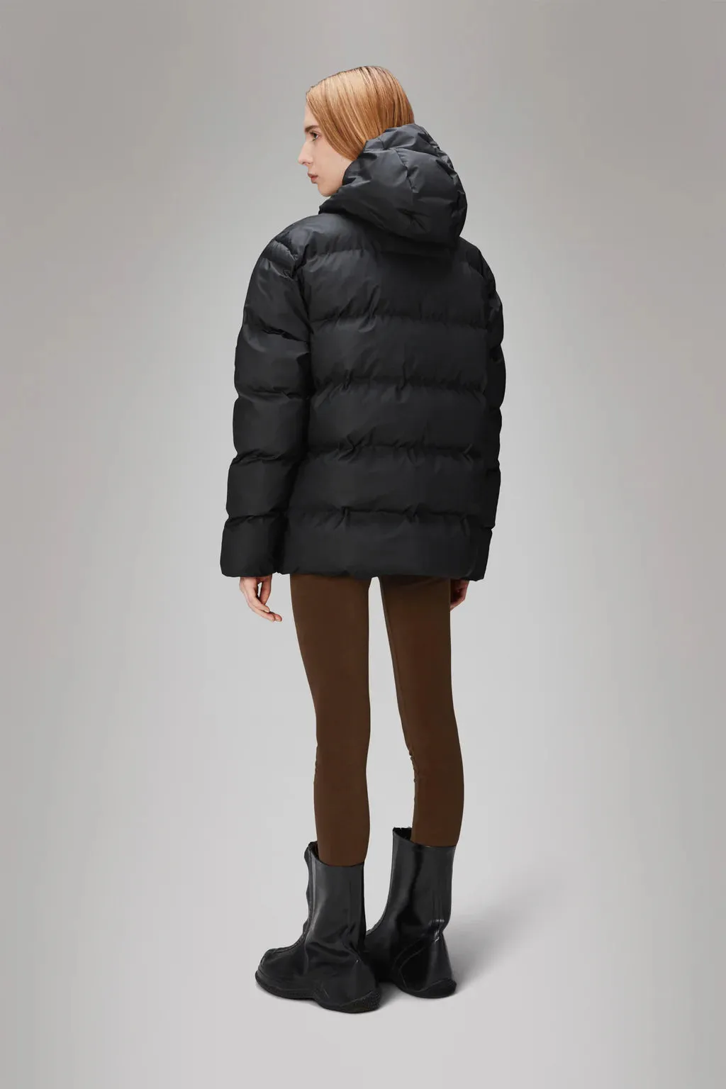 Alta Short Puffer Jacket in Black