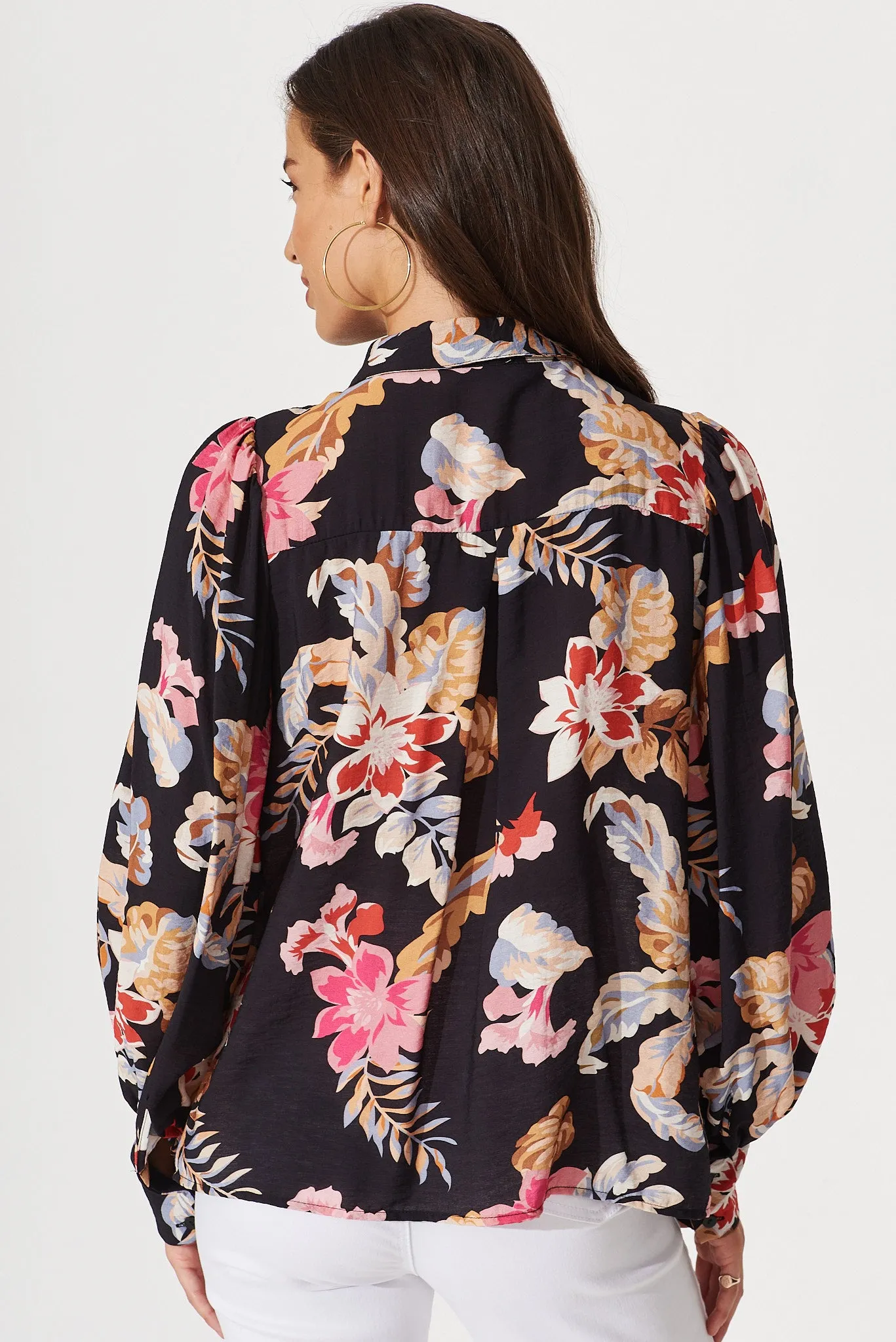 Annelinde Shirt In Black With Multi Floral