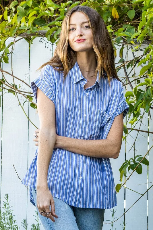 BLUE AND WHITE STRIPED BUTTON-DOWN TOP