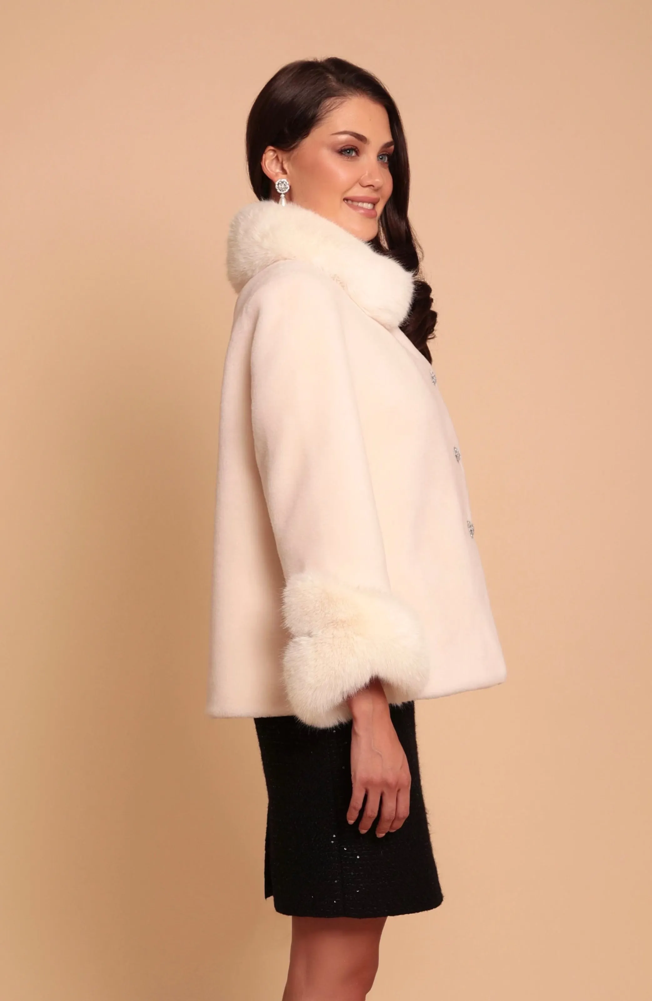 'Gene' Short Wool Coat with Faux Fur Collar in Bianco