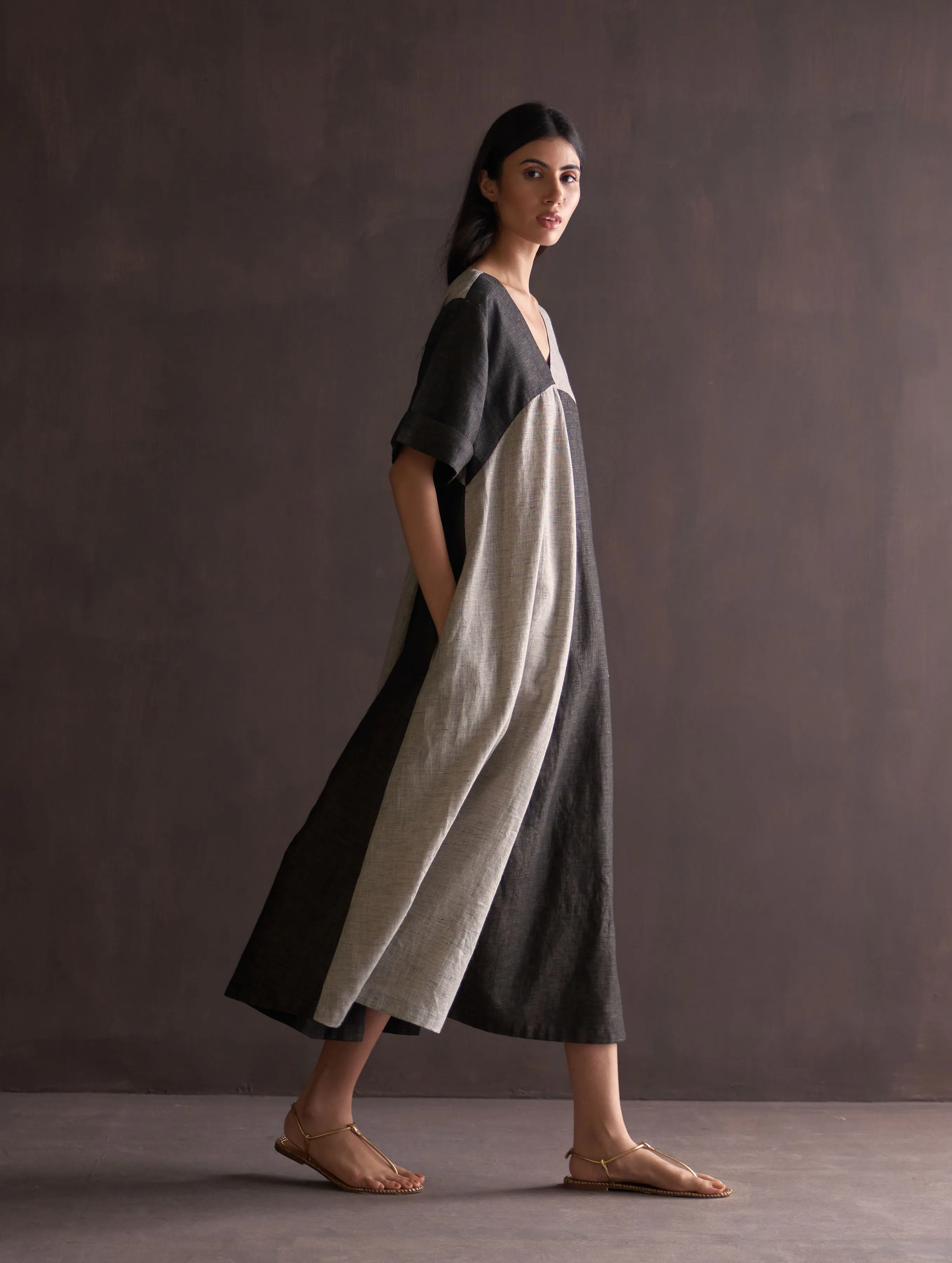 Masa Timeless Linen Dress - Charcoal