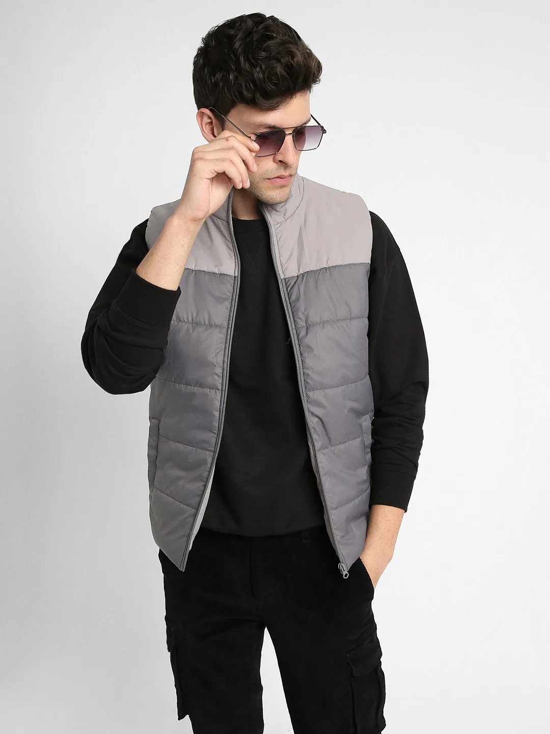 Men's Light Grey Colourblocked Mock Neck Sleeveless Gilet Jacket