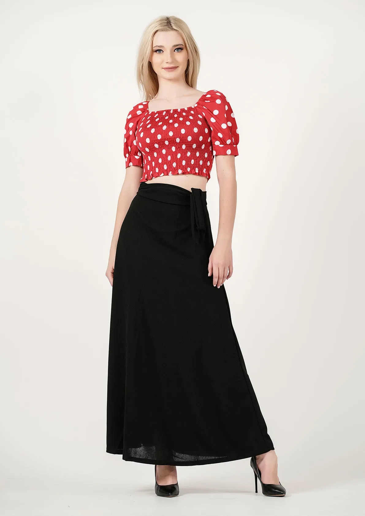 Retro Charm: Polka-Dot Puff-Sleeve Crop Top