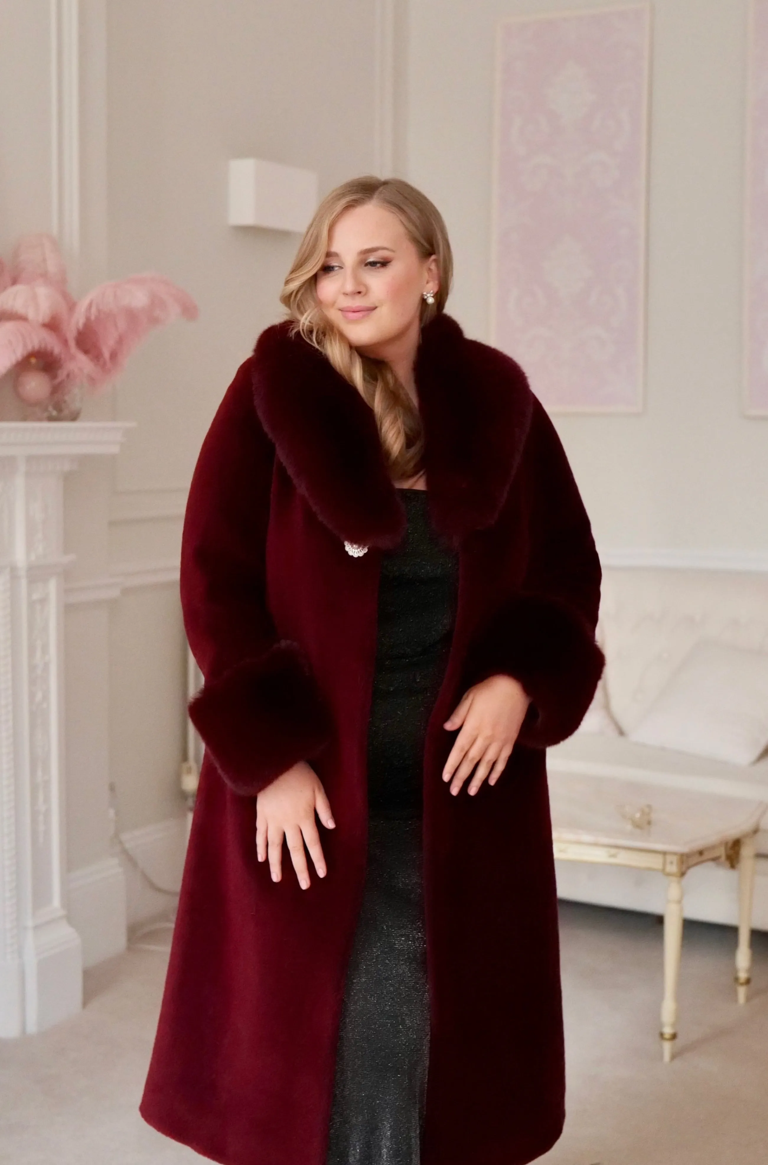 'Sunset Boulevard' Long Wool Coat with Faux Fur Collar in Rosso